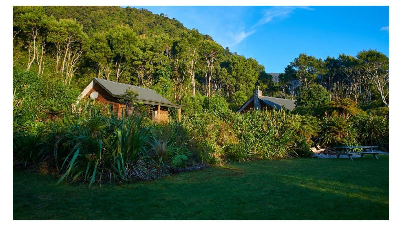 Paparoa Beach Hideaway With Hot Tub Barrytown Exteriör bild