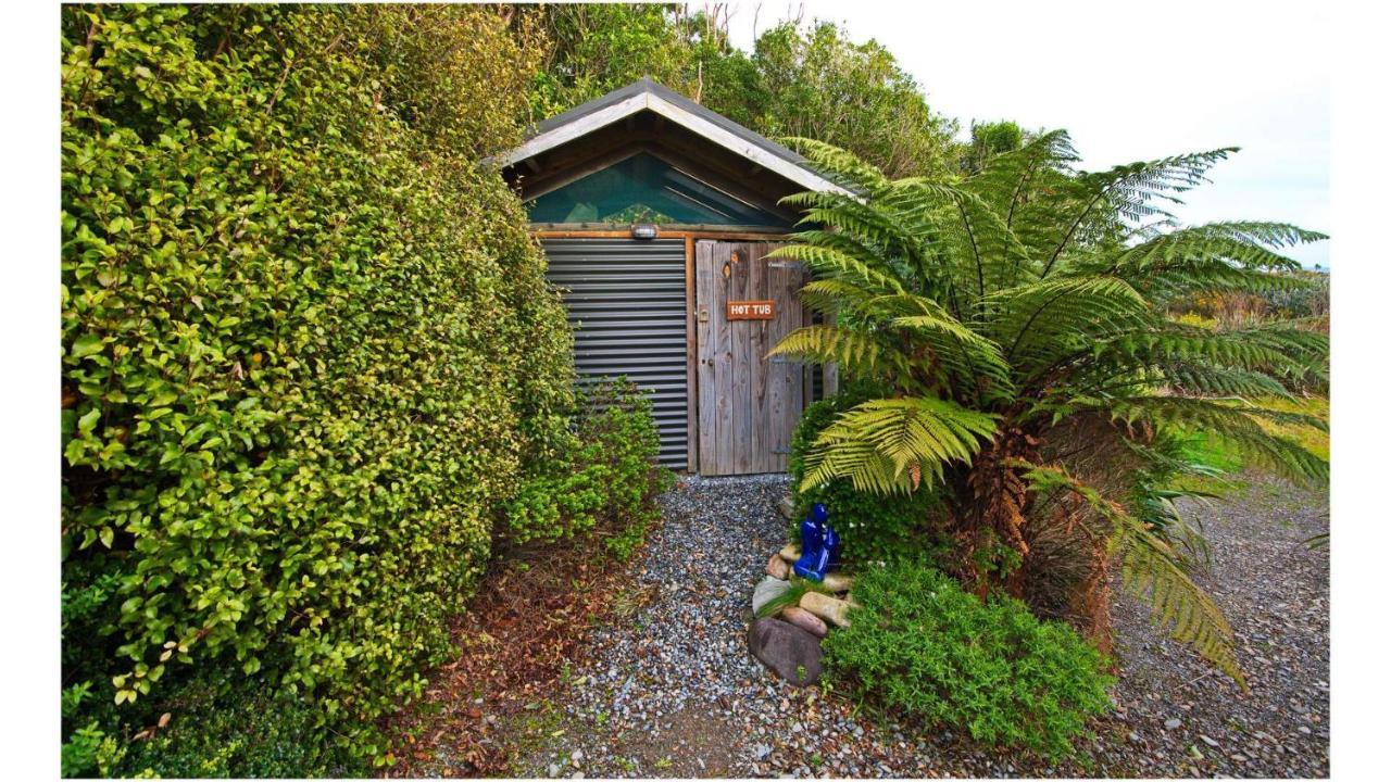 Paparoa Beach Hideaway With Hot Tub Barrytown Exteriör bild