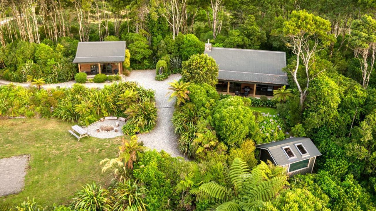 Paparoa Beach Hideaway With Hot Tub Barrytown Exteriör bild