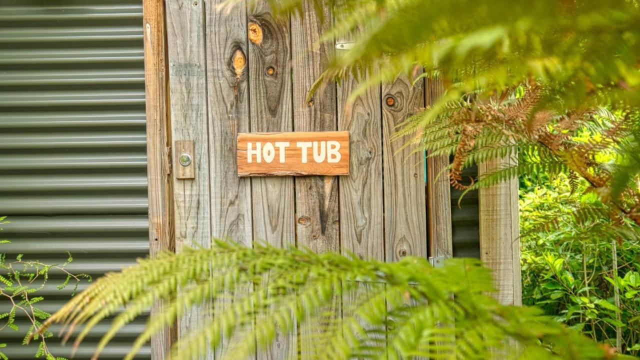 Paparoa Beach Hideaway With Hot Tub Barrytown Exteriör bild