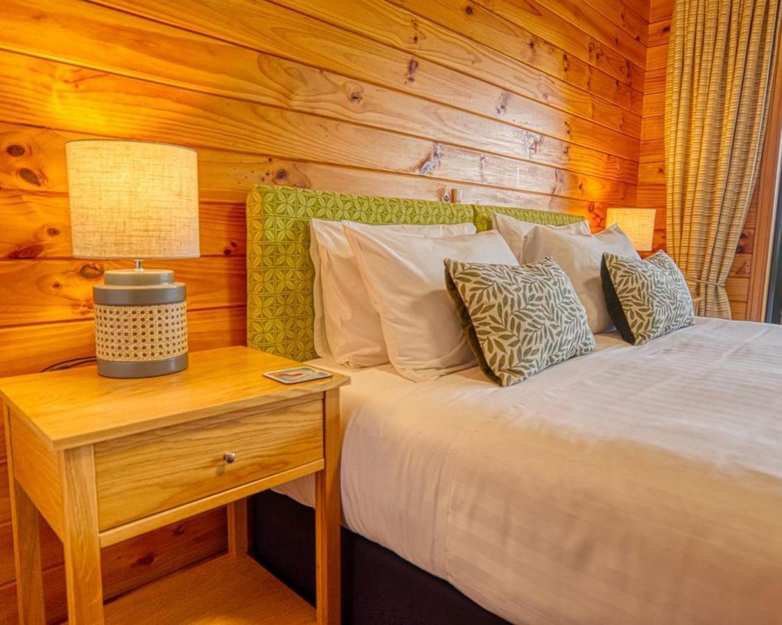 Paparoa Beach Hideaway With Hot Tub Barrytown Exteriör bild