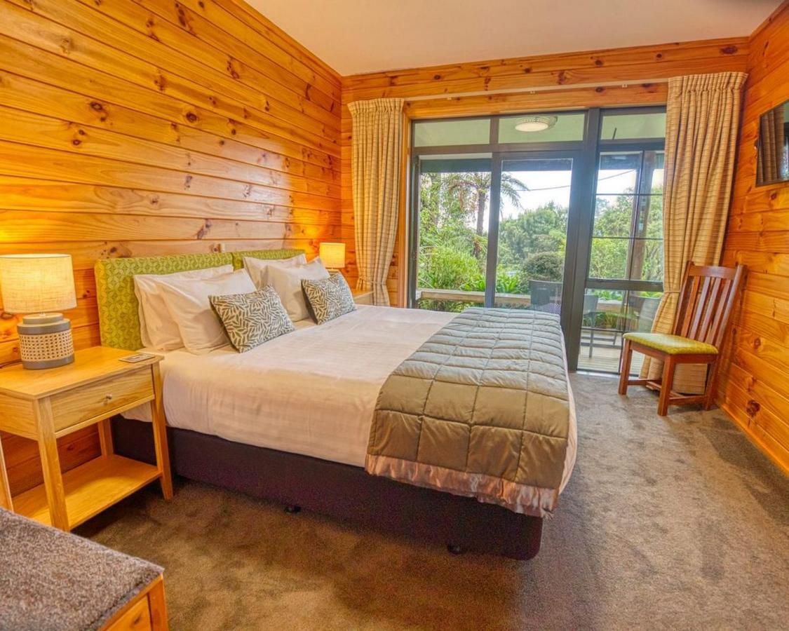 Paparoa Beach Hideaway With Hot Tub Barrytown Exteriör bild